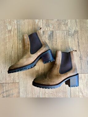 Thursday Boot Company Women’s Tan Brown Chelsea Knockout Heel Boots